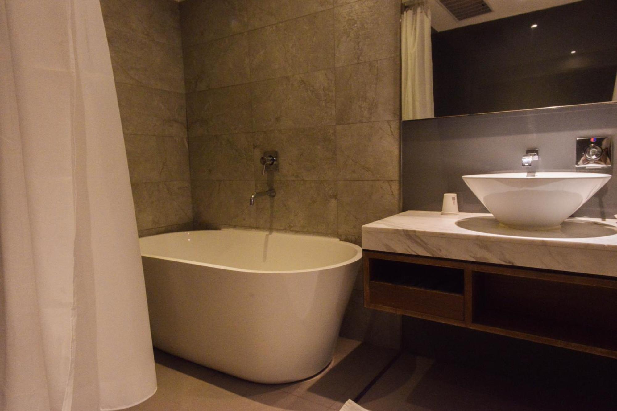 新麗旅店 Newful Hotel Taipei Esterno foto