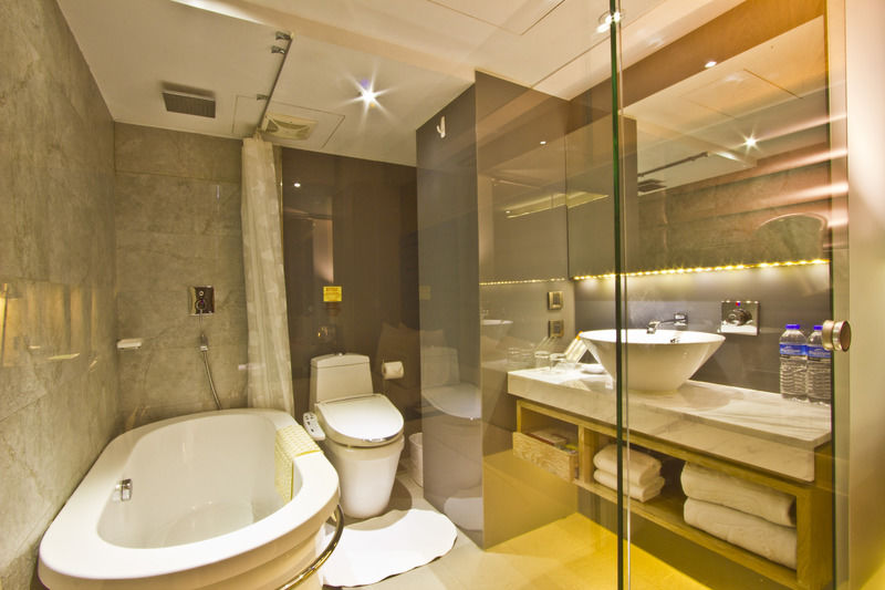 新麗旅店 Newful Hotel Taipei Esterno foto