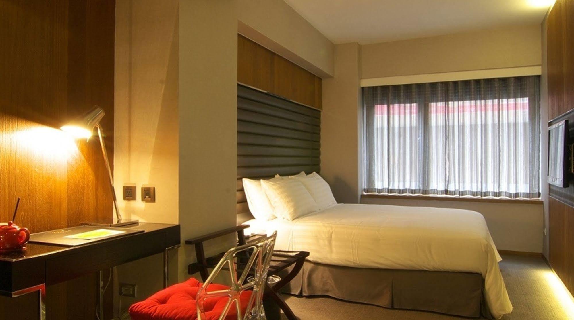 新麗旅店 Newful Hotel Taipei Esterno foto